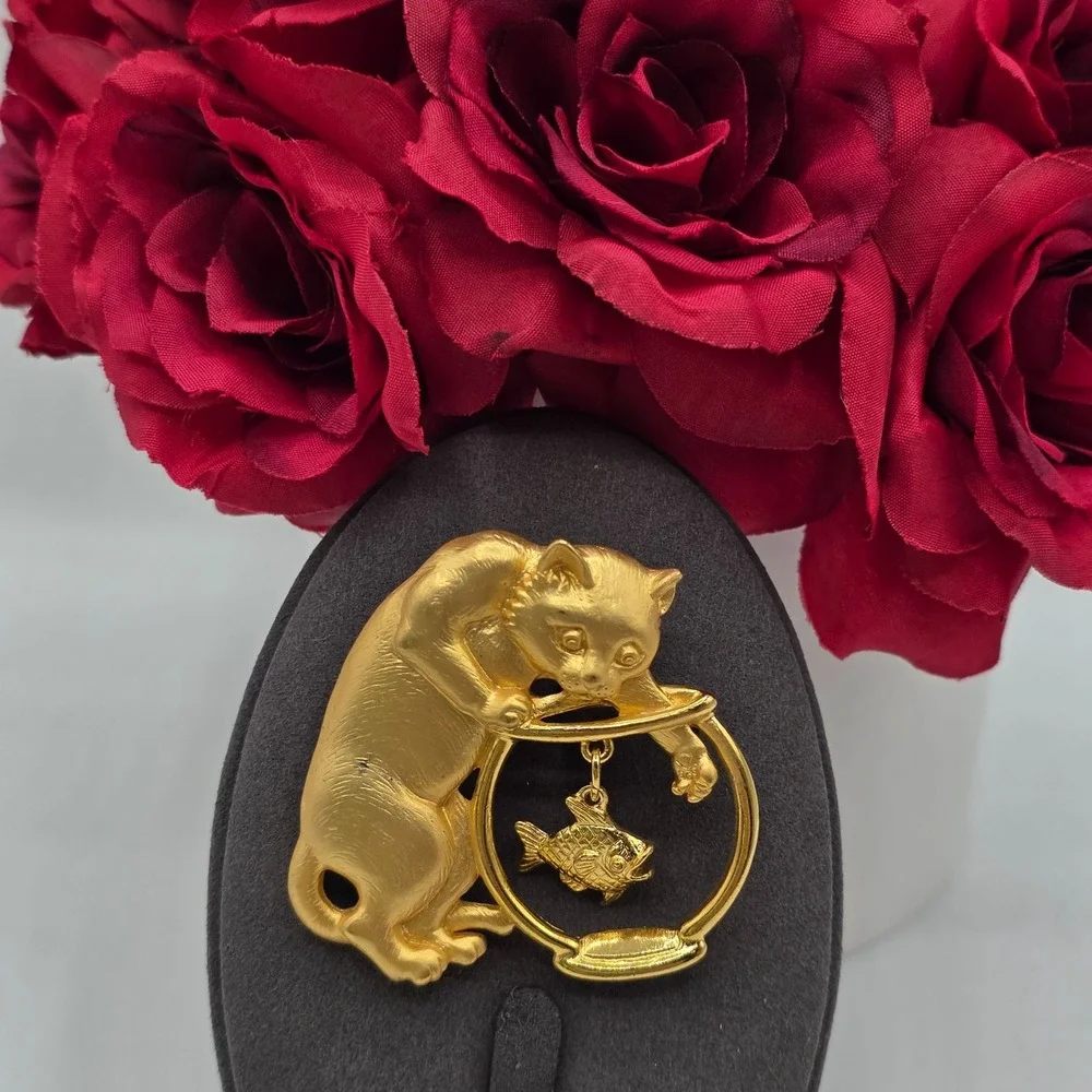 JJ Original Gold‎ Tone Cat Fish Bowl Brooch Pin Jewelry Charm Vintage Estate